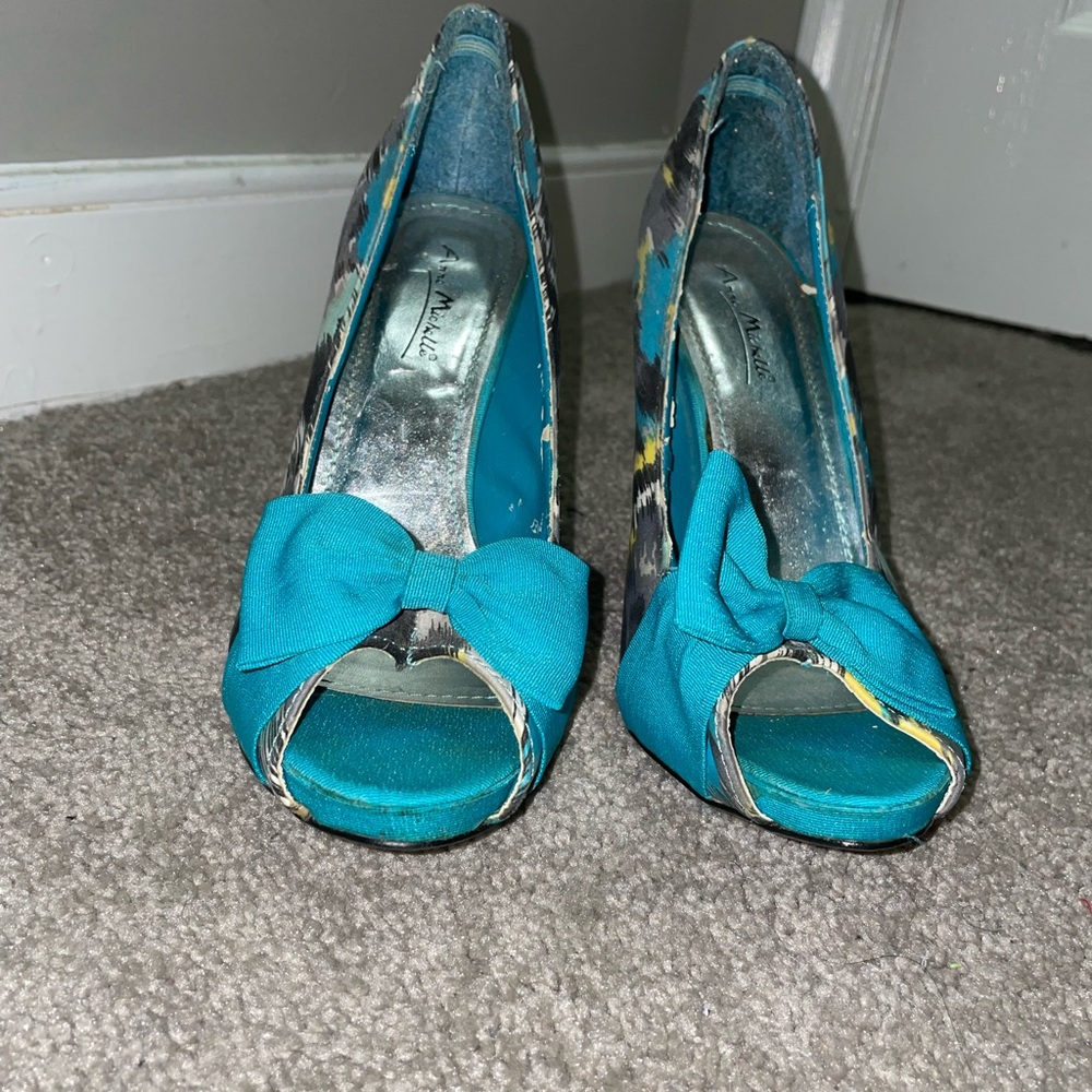 Heels - Picture 3 of 4